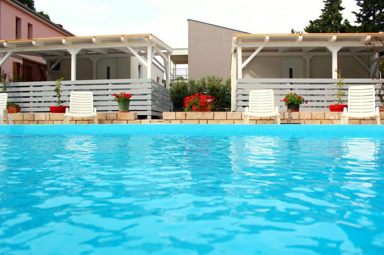 Bungalow Vice With Pool Pakoštane Exterior foto